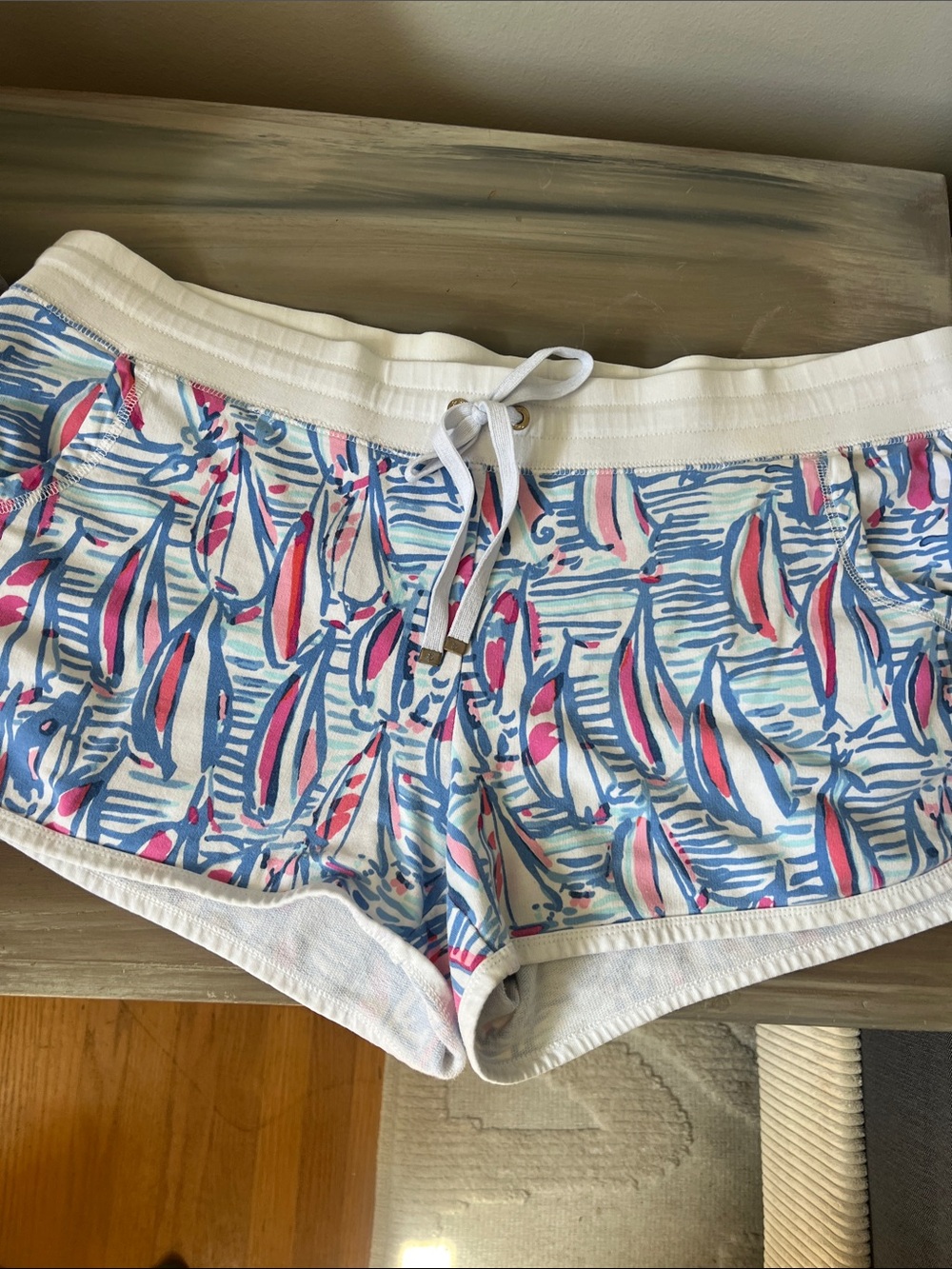 Lilly Pulitzer Chrissy Shorts in Resort White Red Right Return print Sz XL